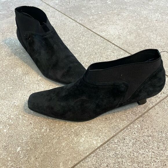 Van Eli Black Suede Shooties Ankle Boots size 8.5 - Picture 1 of 5